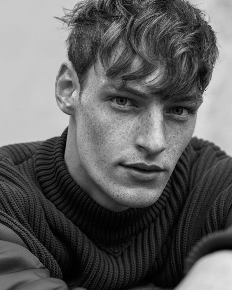 Roberto Sipos 27