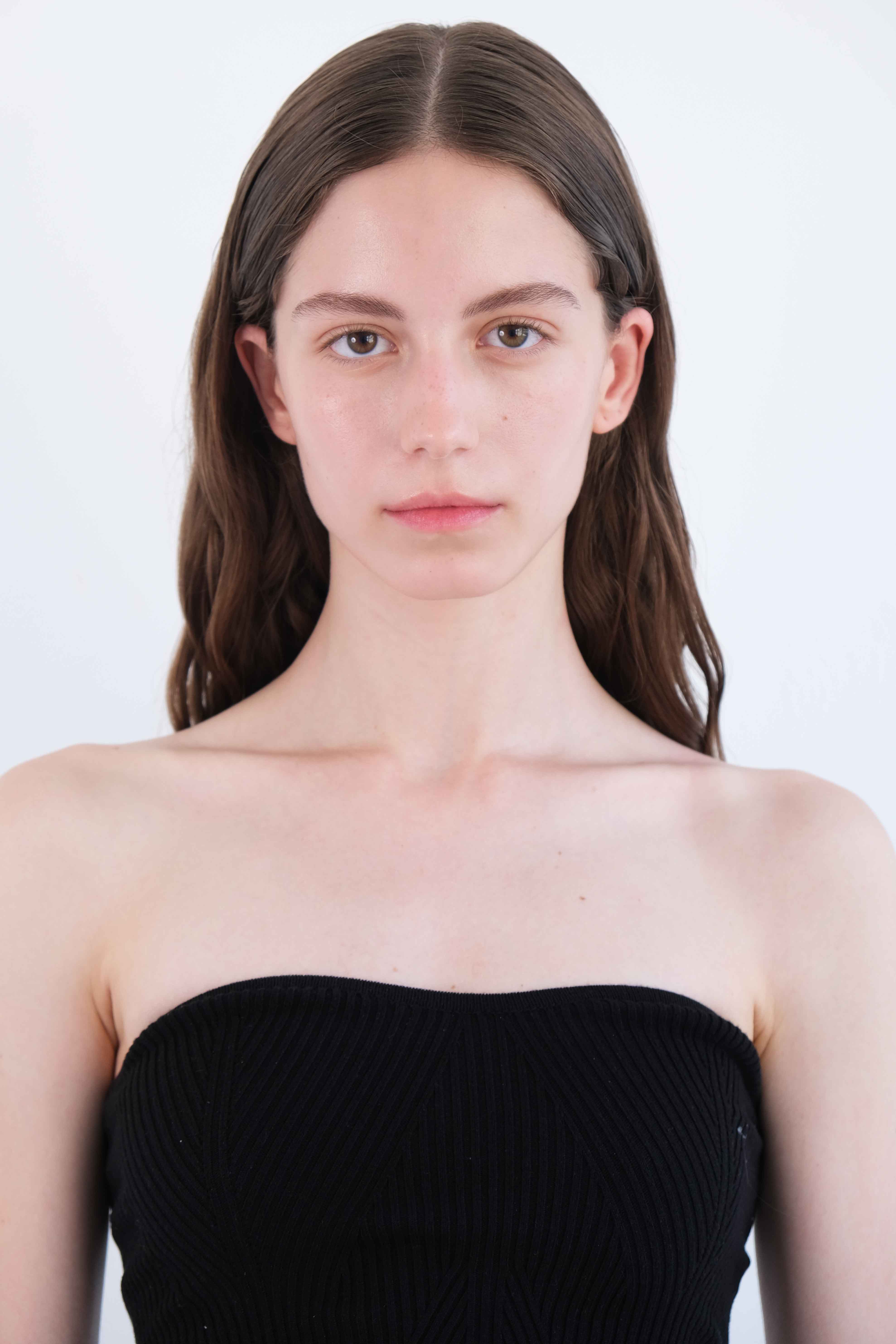 Eliza Kutova 39
