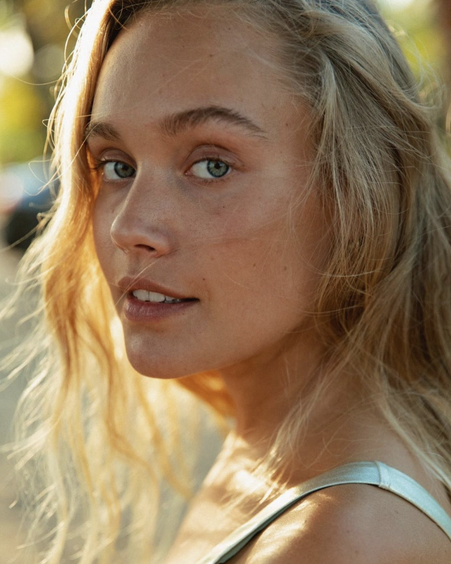 Julie Dullum 19