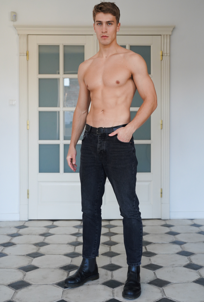 Andrej Halasa 25