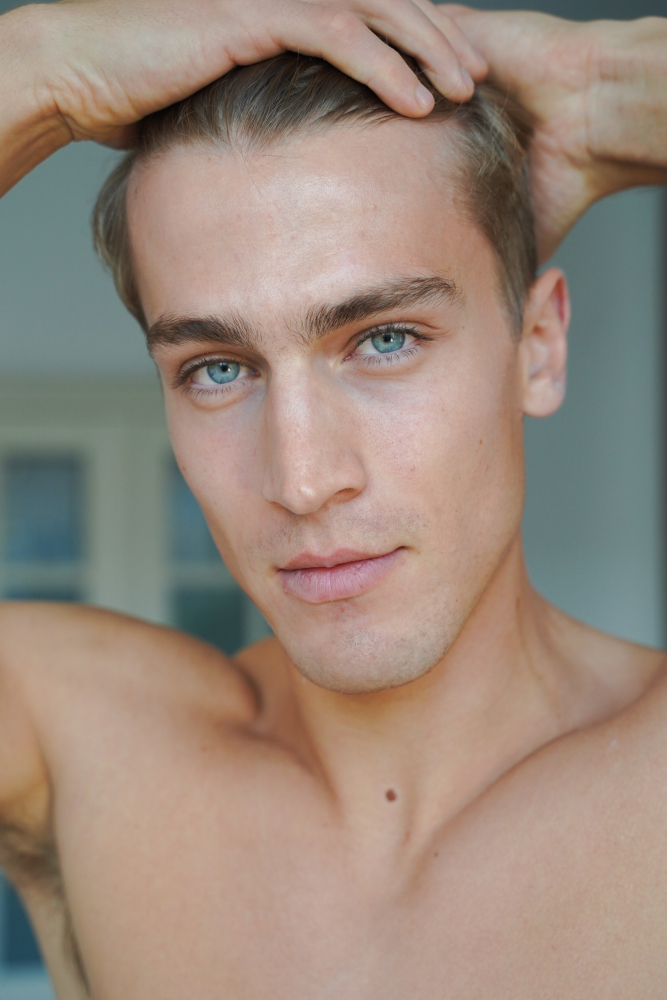 Andrej Halasa 26