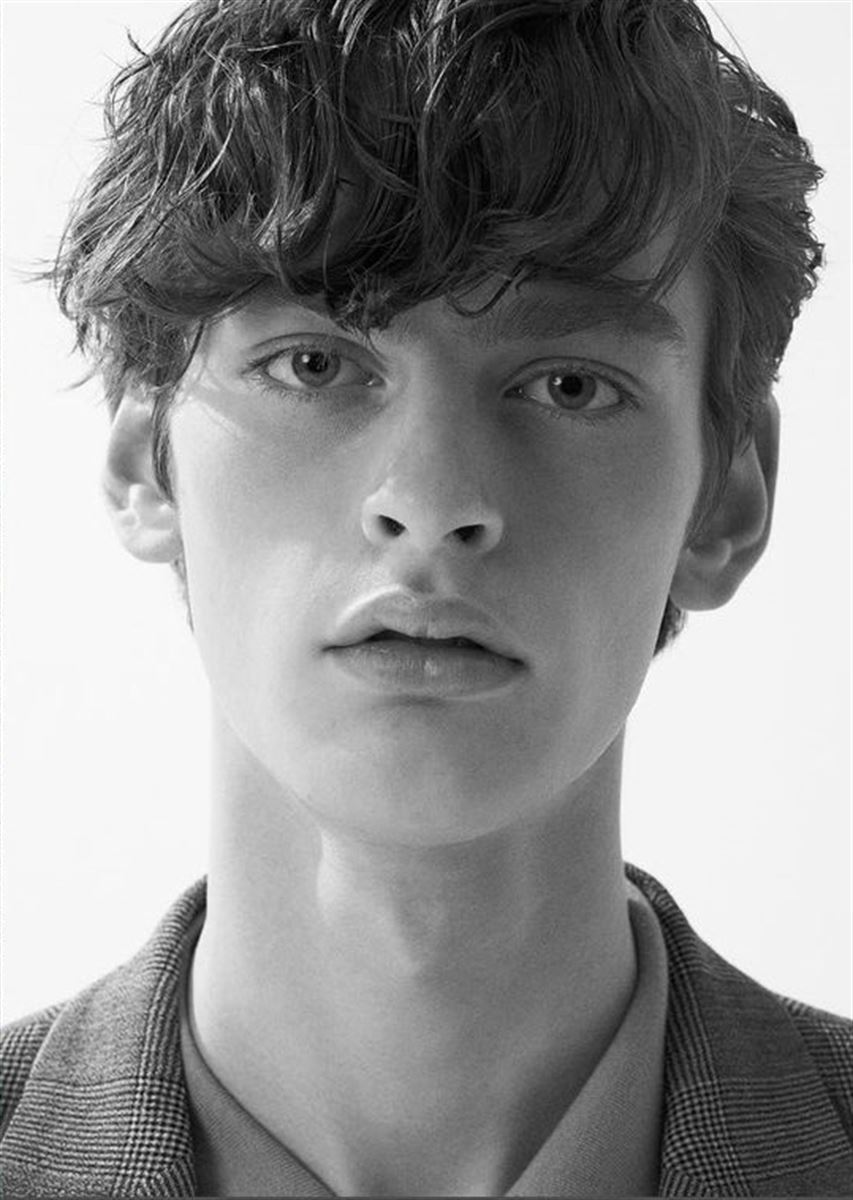 Anton Dzenisiuk 24