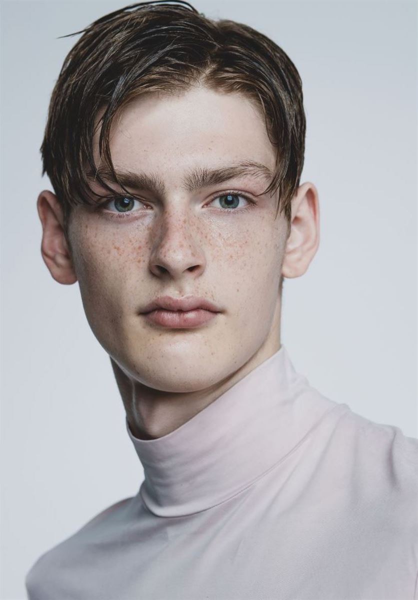 Anton Dzenisiuk 25
