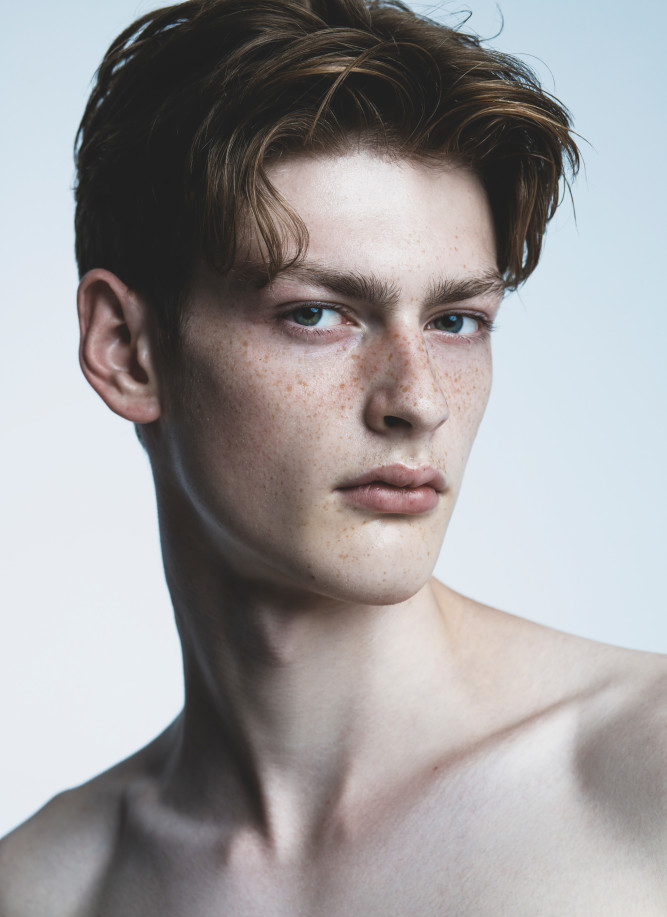 Anton Dzenisiuk 33