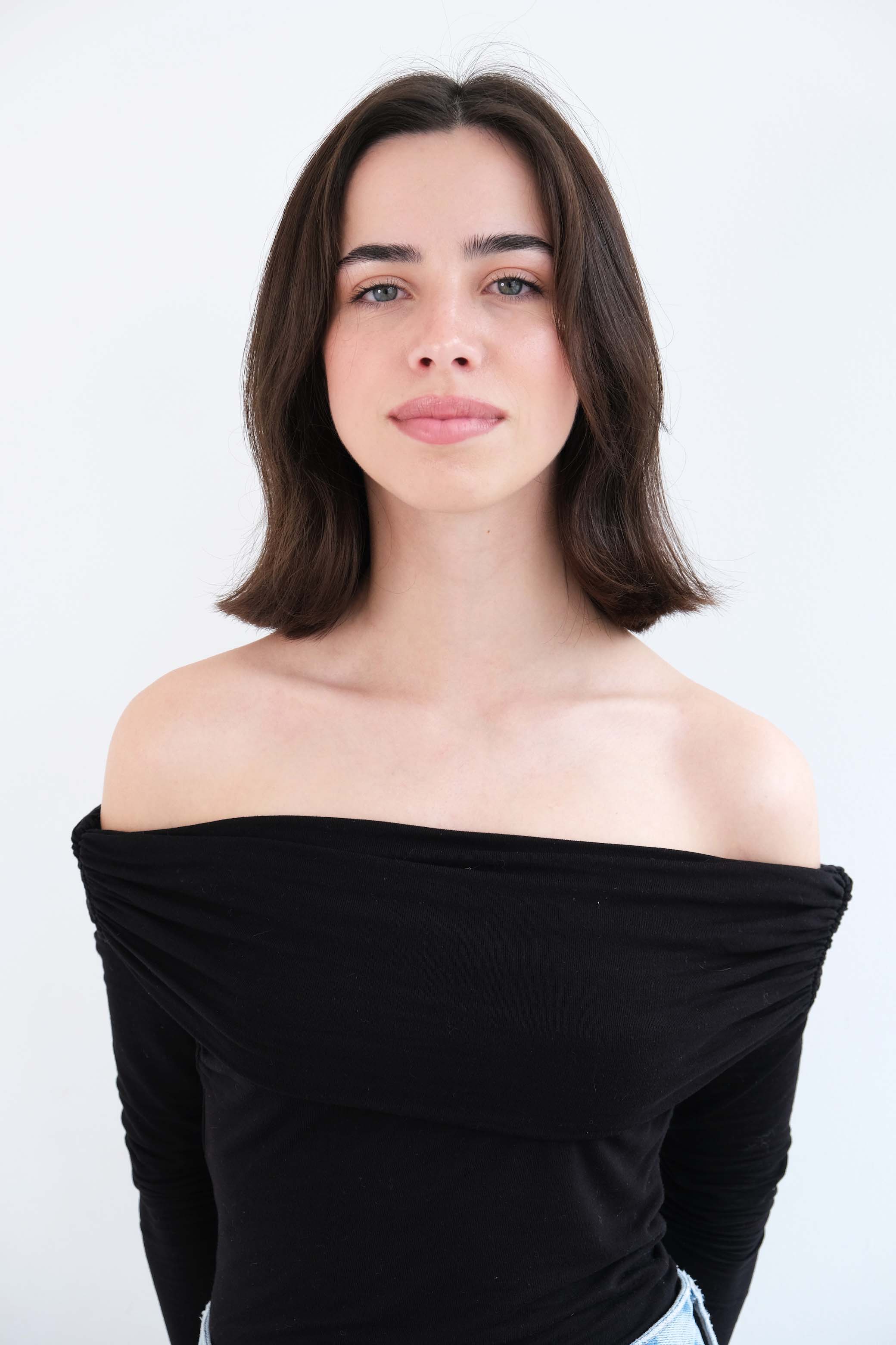 Isis Batista 17