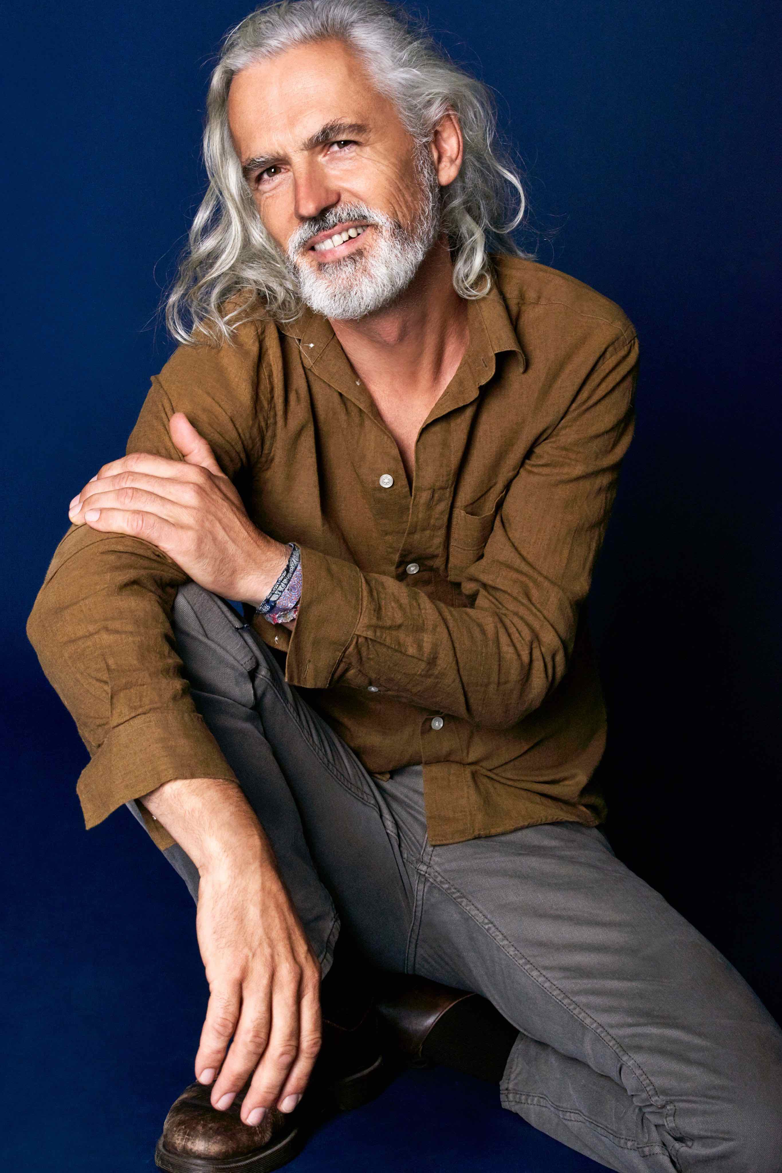 Robert R