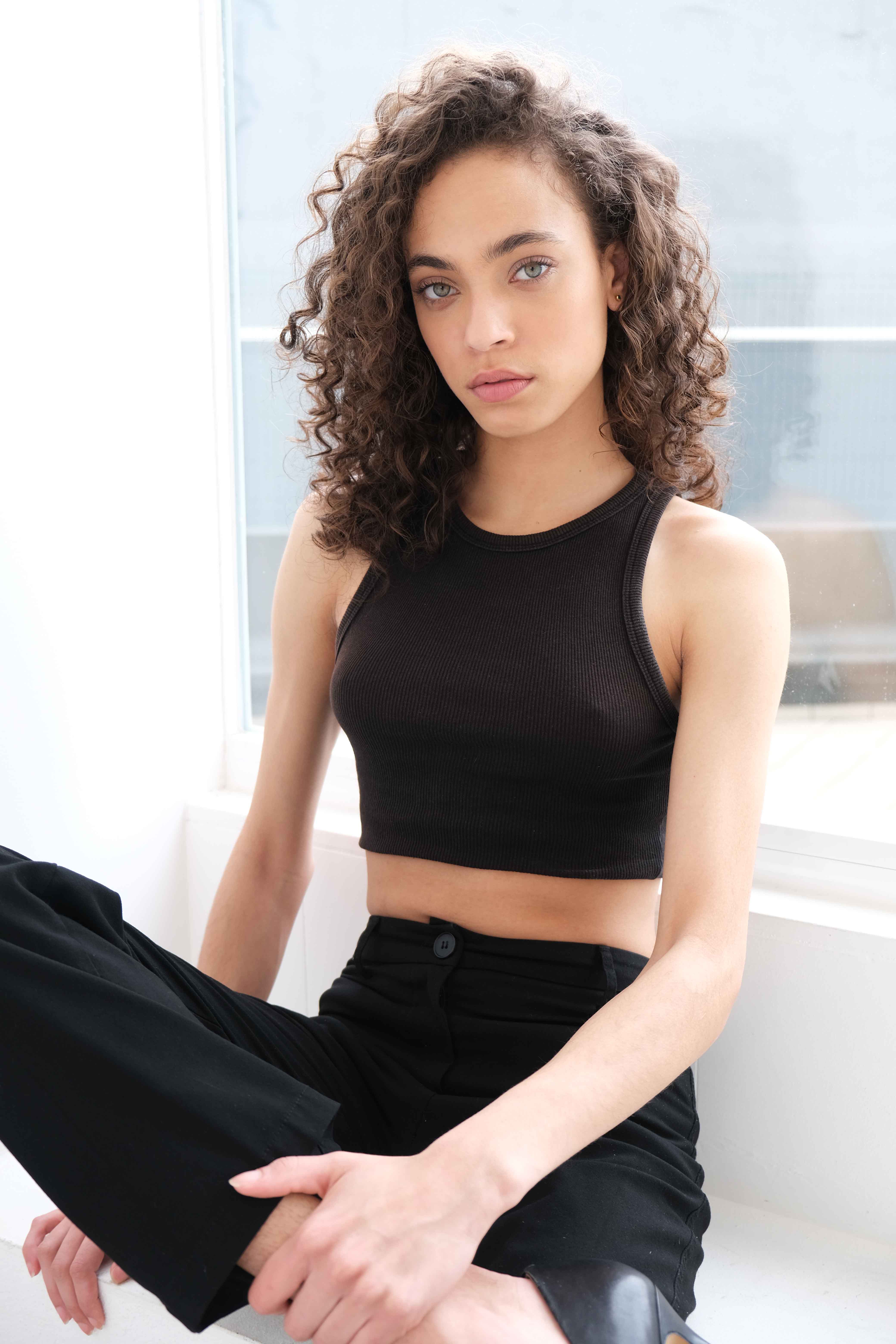 Eloisa Santos 24