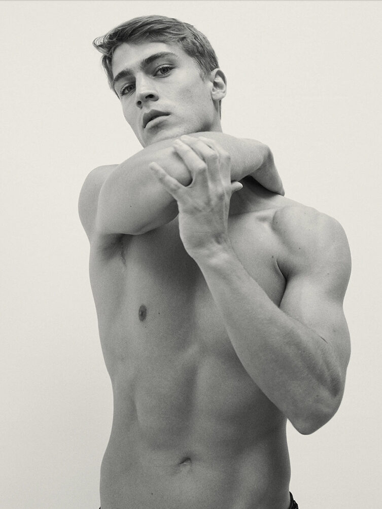 Andrej Halasa 39